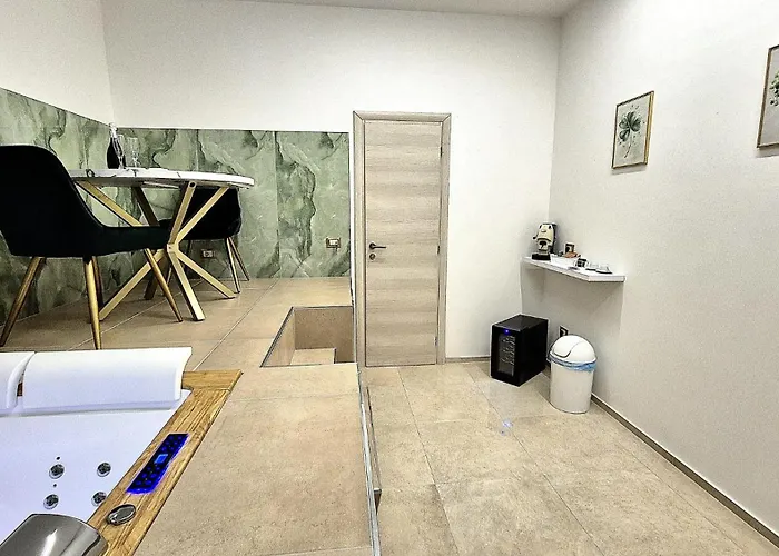 Apartment Column Luxury With Jacuzzi *