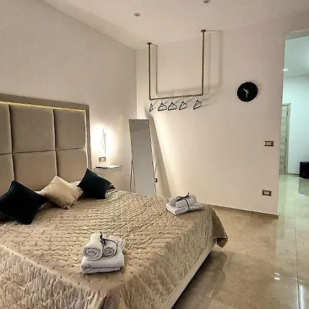 Broken Column Luxury Apartment