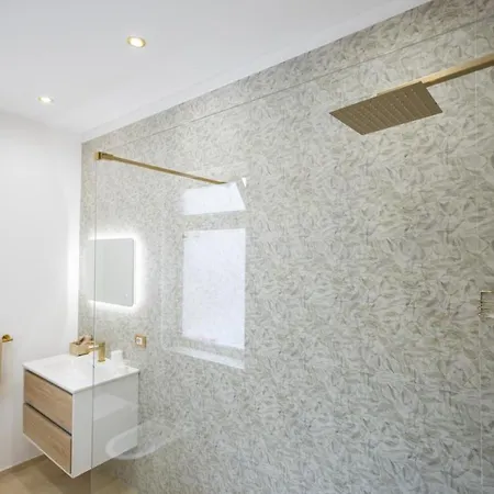 Column Luxury With Jacuzzi *