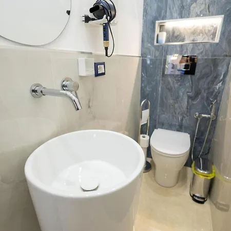 Διαμέρισμα Column Luxury With Jacuzzi