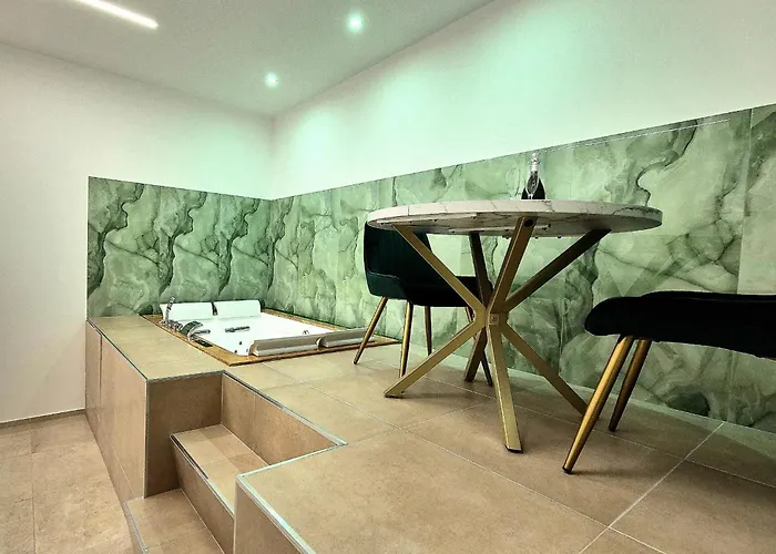 Column Luxury With Jacuzzi 公寓 *