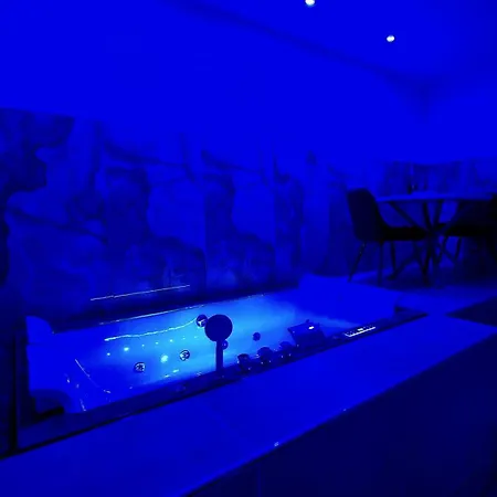 公寓 Column Luxury With Jacuzzi *
