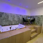 Column Luxury With Jacuzzi * باليرمو